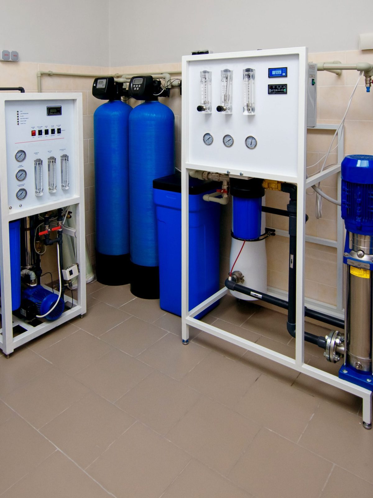 Pure water plant, laboratory with filters for water treatment Pure water plant, laboratory with filters for water treatment